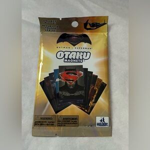 Otaku Batman Vs Superman Magnet Mystery Pack New Unopened